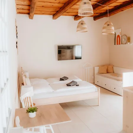 Ako Doma Gasthuis Poltar